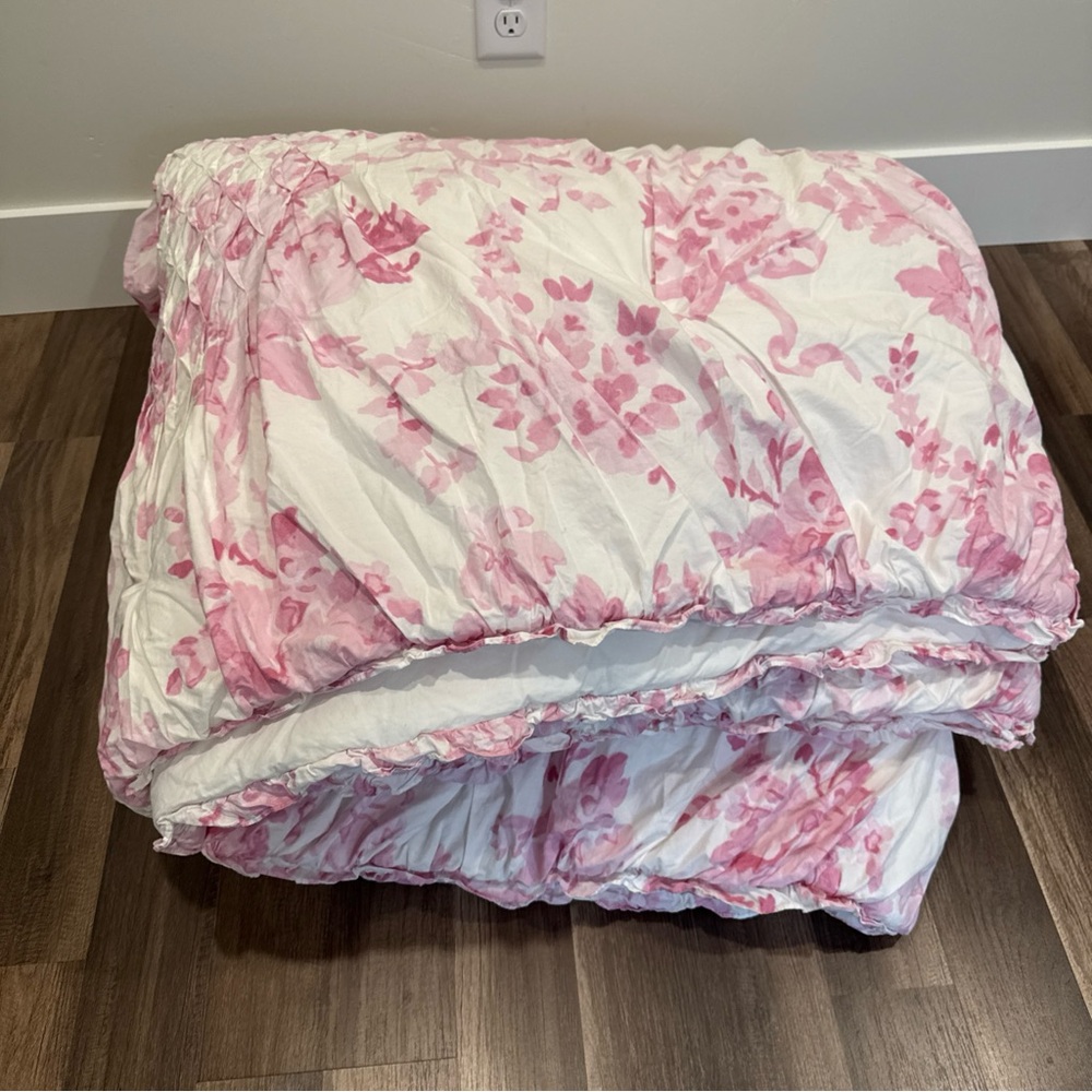 Pottery Barn Teen Love Shack Fancy Garden Damask Smocked Quilt King